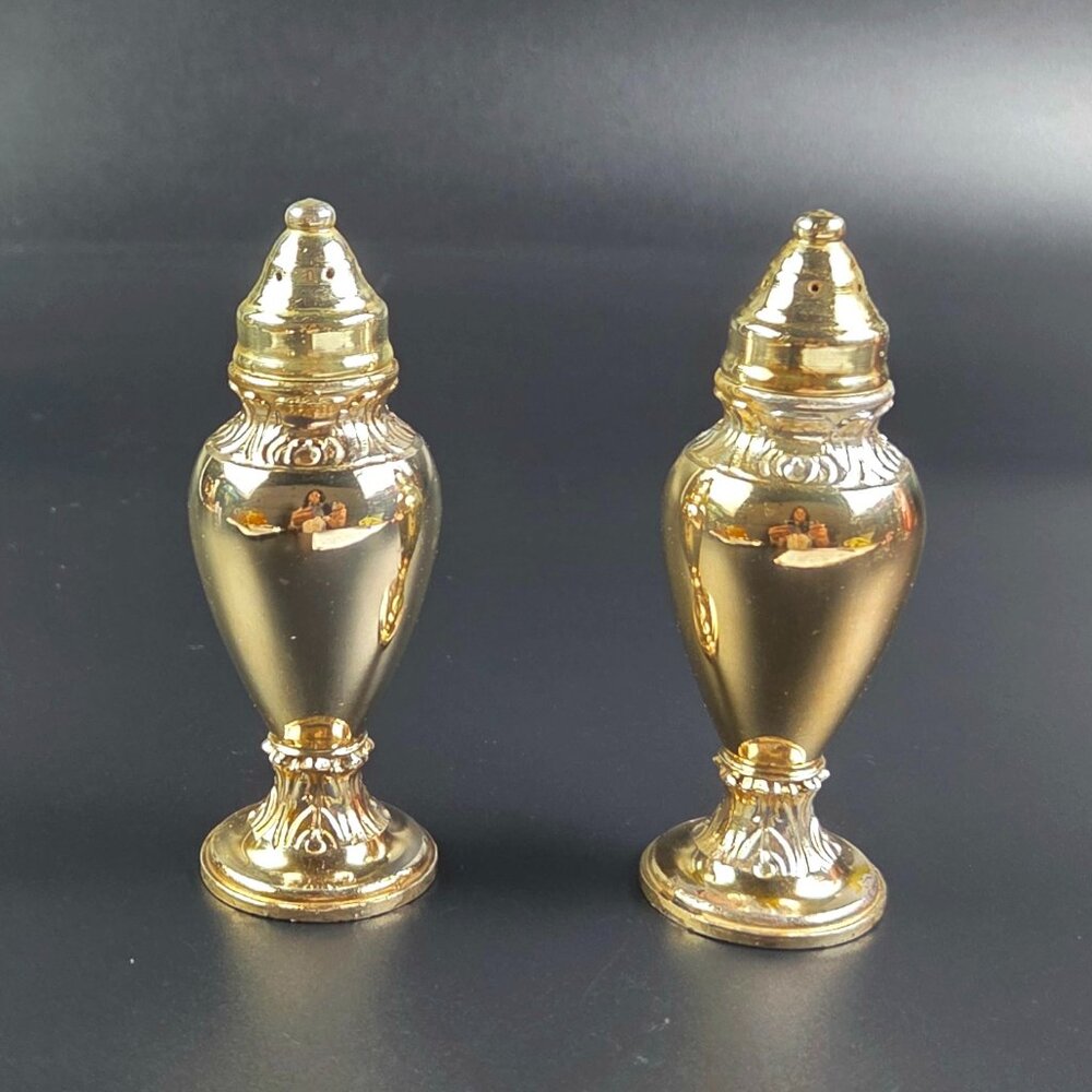 Vintage USA Silver-Plated Salt & Pepper Shaker Set – 4 3/8" Tall